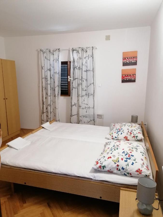 Halugica Apartment *